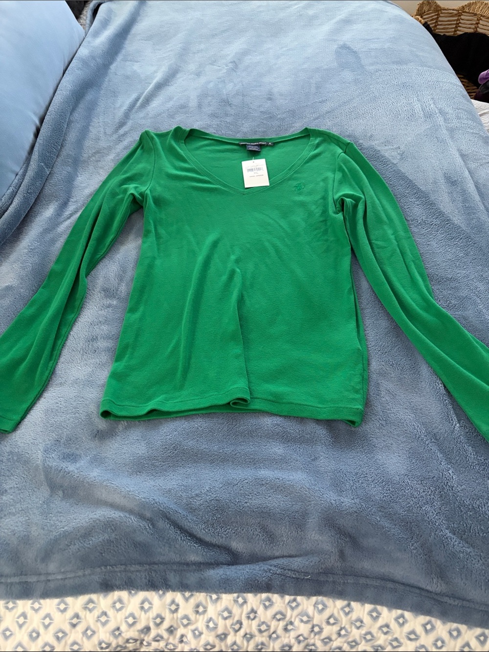 Ralph Lauren Sport V-Neck Tee in Bright Green - Picture 4 of 6